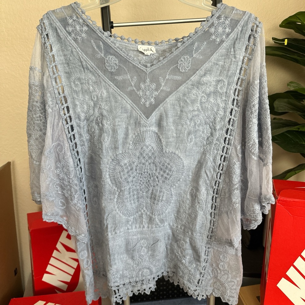 Elegant Lace Blouse in Soft Gray